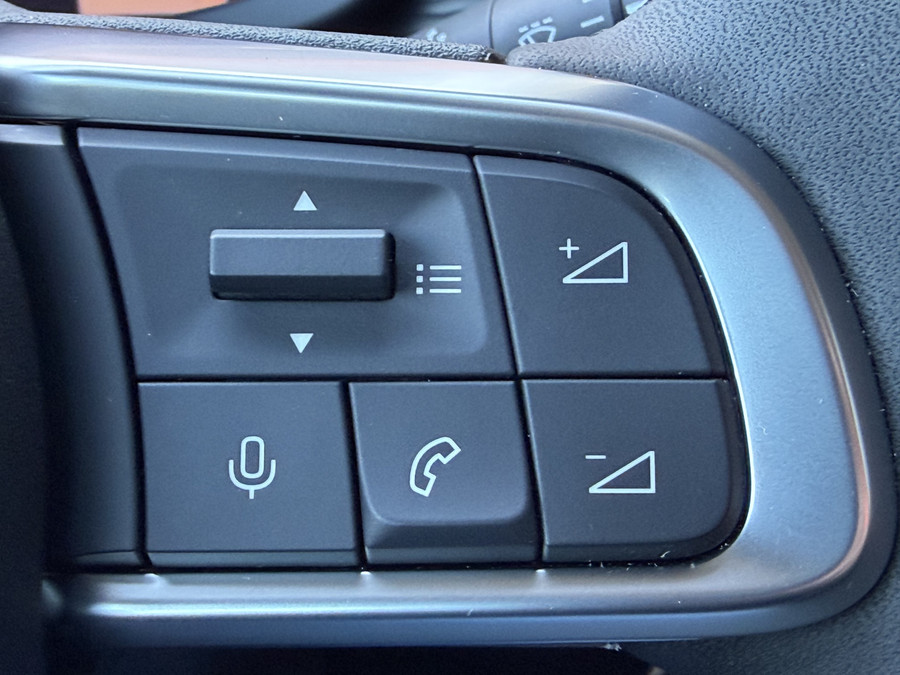 Jeep Avenger 100pk Altitude (Camera - Keyless Entry - Adaptieve Cruise Controle - Elektrische Klep - JBL - LED - 