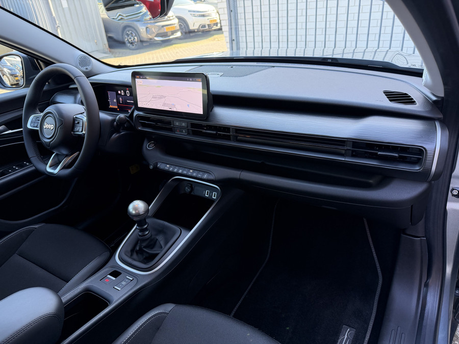 Jeep Avenger 100pk Altitude (Camera - Keyless Entry - Adaptieve Cruise Controle - Elektrische Klep - JBL - LED - 