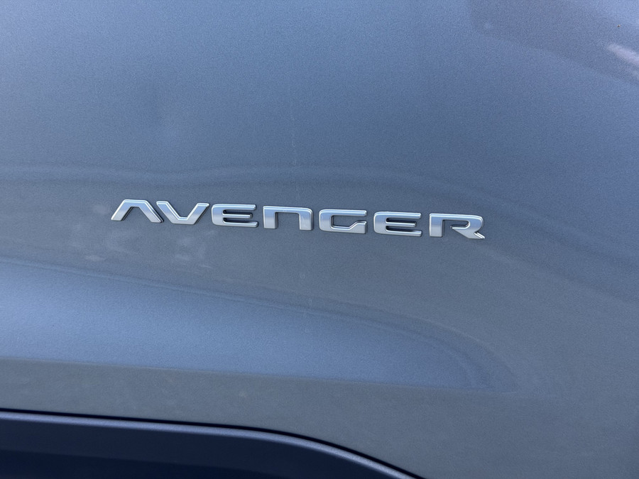 Jeep Avenger 100pk Altitude (Camera - Keyless Entry - Adaptieve Cruise Controle - Elektrische Klep - JBL - LED - 