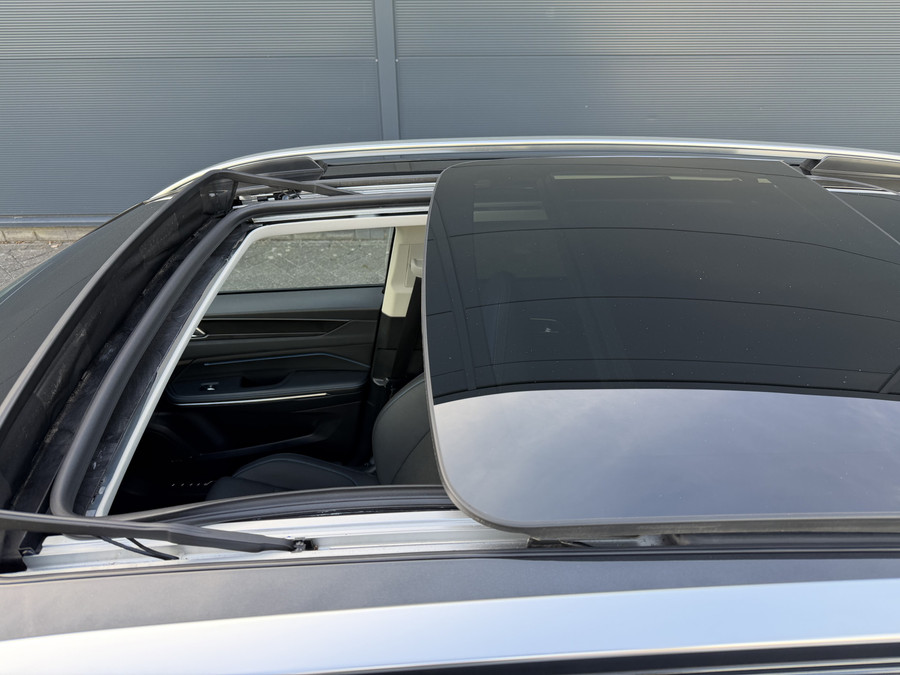 Lynk & Co 01 262pk PHEV (Elektrisch Schuifdak - Infinity Sound - 360gr Camera - Stoelverwarming - Elektrische Kle