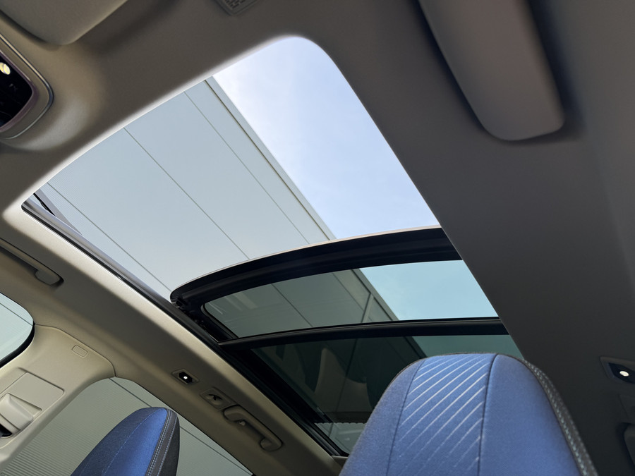 Lynk & Co 01 262pk PHEV (Elektrisch Schuifdak - Infinity Sound - 360gr Camera - Stoelverwarming - Elektrische Kle