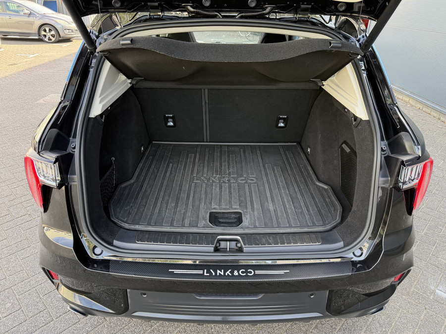 Lynk & Co 01 262pk PHEV (Elektrisch Schuifdak - Infinity Sound - 360gr Camera - Stoelverwarming - Elektrische Kle