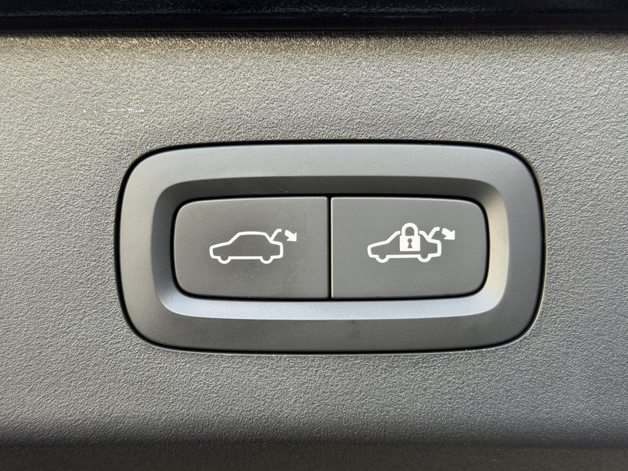 Lynk & Co 01 262pk PHEV (Elektrisch Schuifdak - Infinity Sound - 360gr Camera - Stoelverwarming - Elektrische Kle