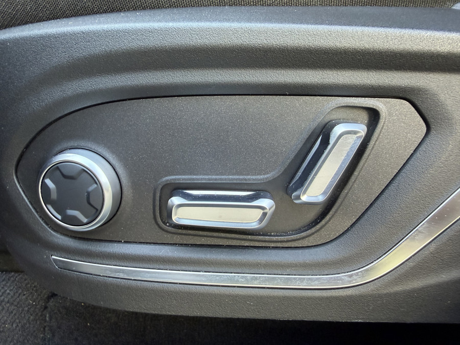 Lynk & Co 01 262pk PHEV (Elektrisch Schuifdak - Infinity Sound - 360gr Camera - Stoelverwarming - Elektrische Kle