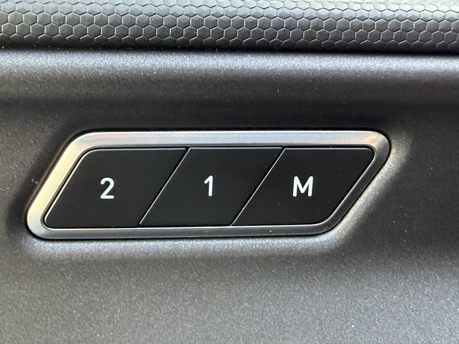 Lynk & Co 01 262pk PHEV (Elektrisch Schuifdak - Infinity Sound - 360gr Camera - Stoelverwarming - Elektrische Kle
