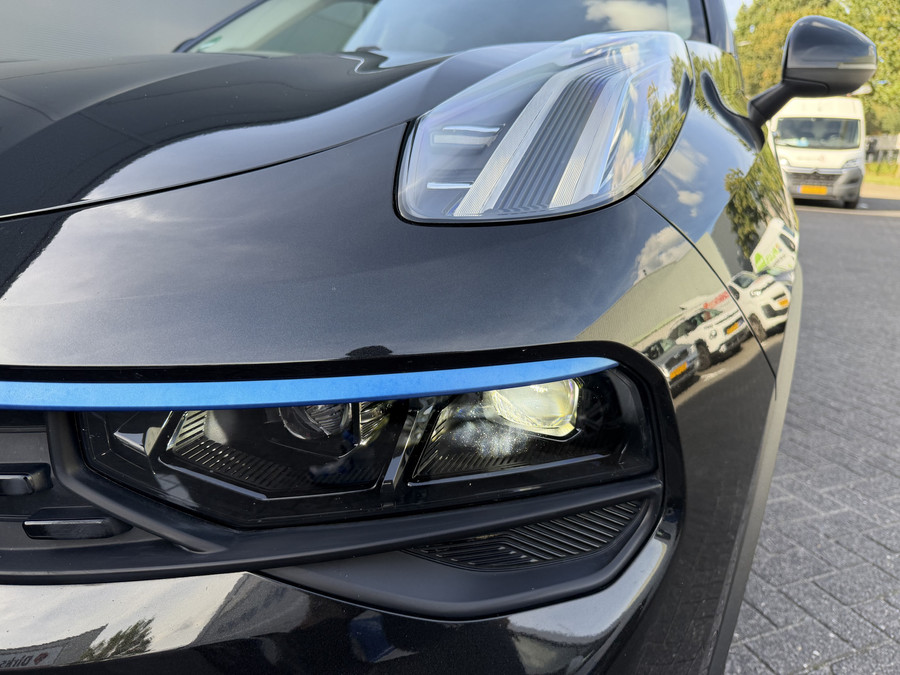 Lynk & Co 01 262pk PHEV (Elektrisch Schuifdak - Infinity Sound - 360gr Camera - Stoelverwarming - Elektrische Kle