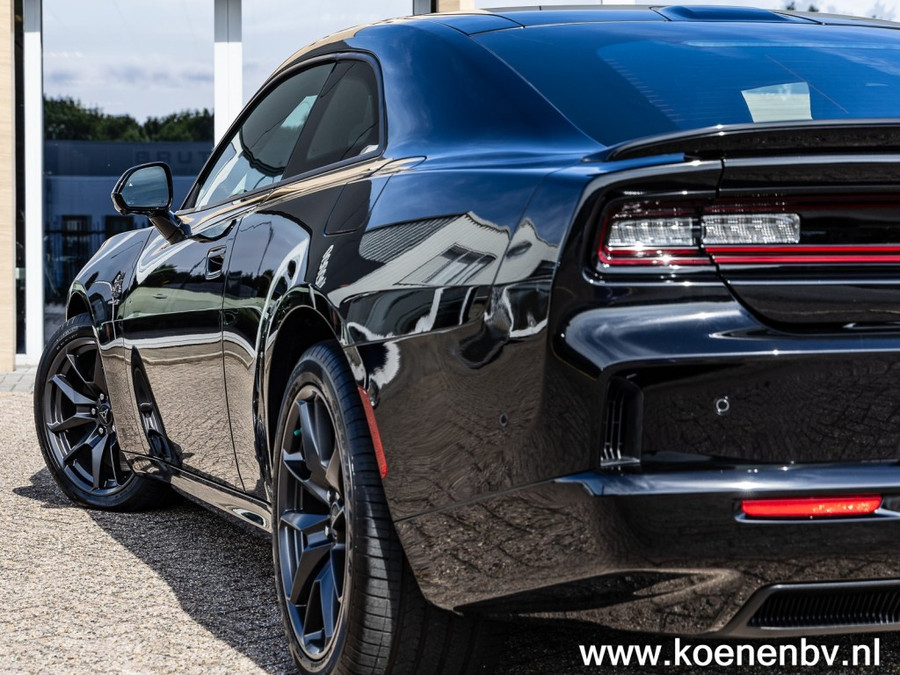 Dodge Charger Daytona R/T Scat Pack/ Plus Group/ Sun and Sound/ Carbon and Suede/ Track Pack