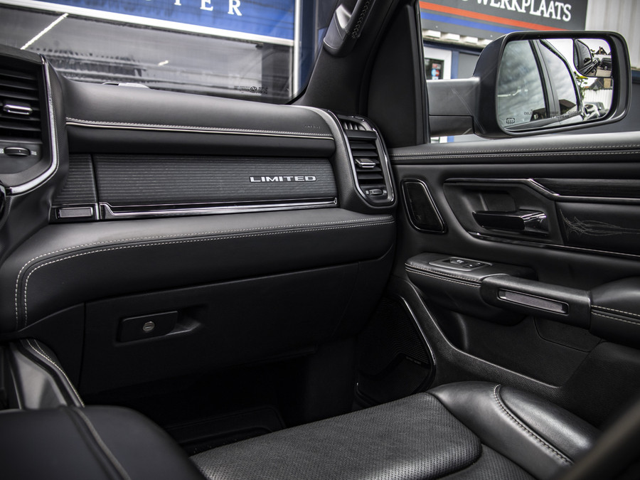 Dodge RAM 1500 Limited Night