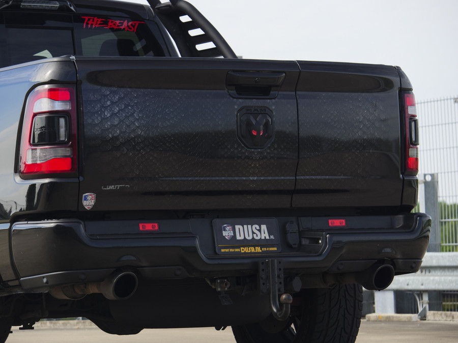 Dodge RAM 1500 Limited | 5.7 V8 | 4x4 Crew Cab | 5'7 |