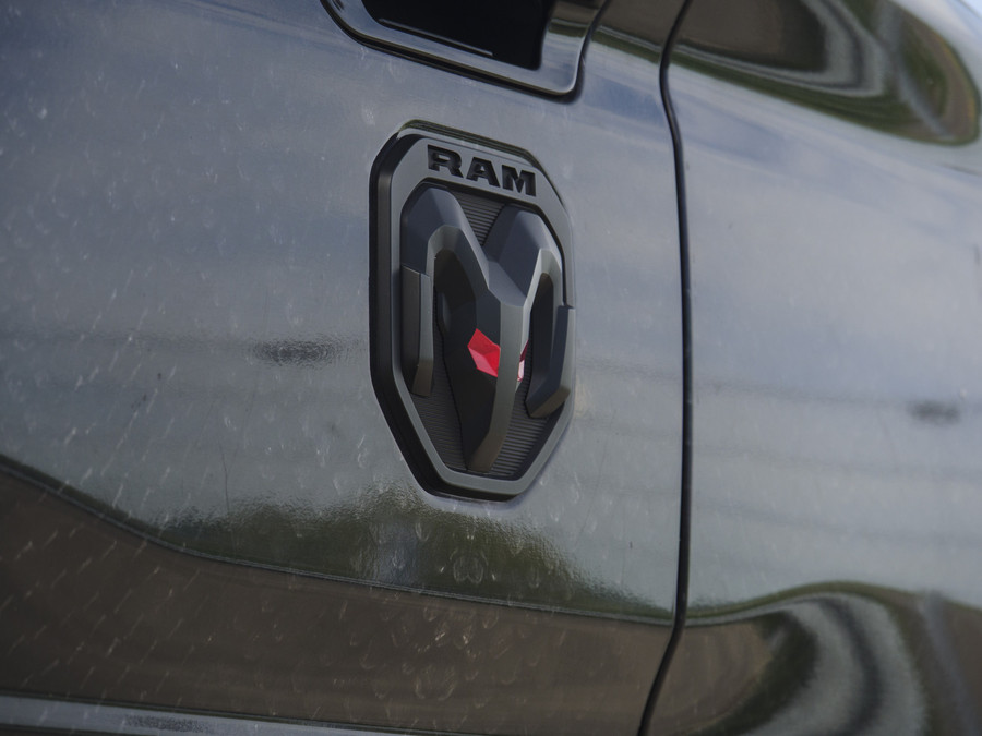 Dodge RAM 1500 Limited | 5.7 V8 | 4x4 Crew Cab | 5'7 |