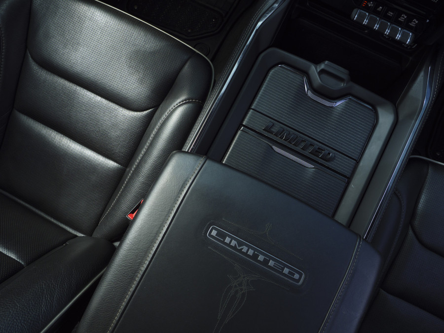 Dodge RAM 1500 Limited | 5.7 V8 | 4x4 Crew Cab | 5'7 |