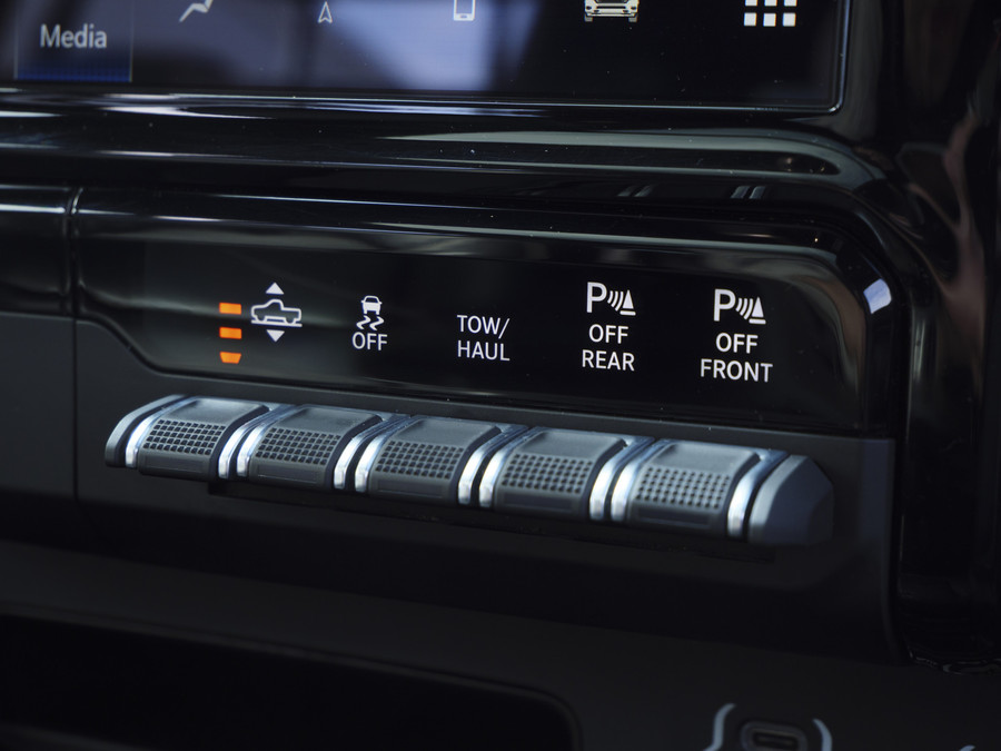 Dodge RAM 1500 Limited | 5.7 V8 | 4x4 Crew Cab | 5'7 |