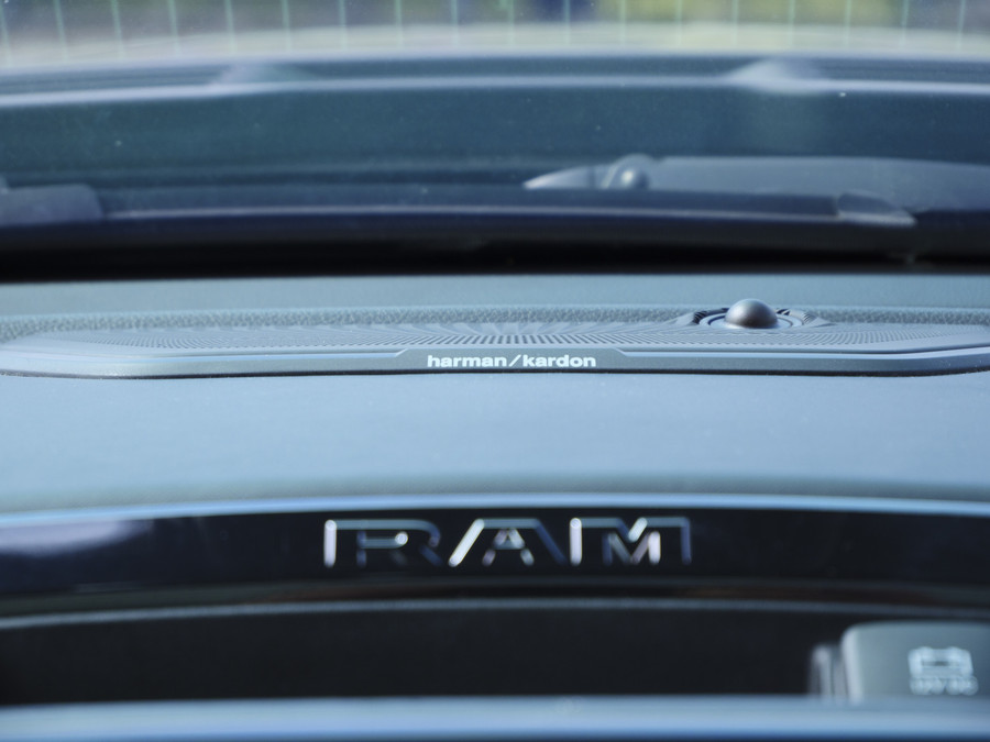 Dodge RAM 1500 Limited | 5.7 V8 | 4x4 Crew Cab | 5'7 |