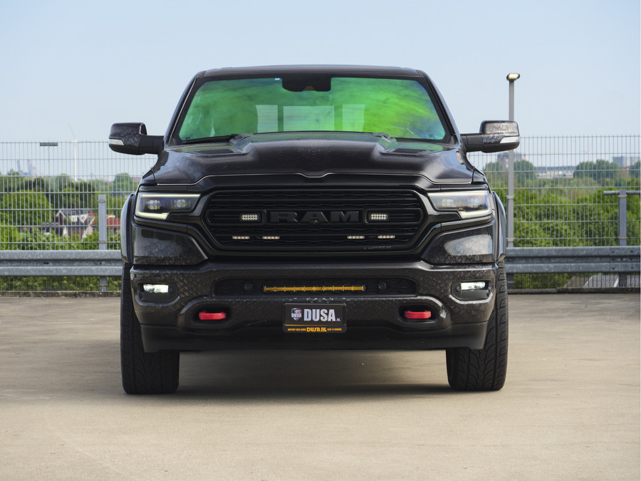 Dodge RAM 1500 Limited | 5.7 V8 | 4x4 Crew Cab | 5'7 |