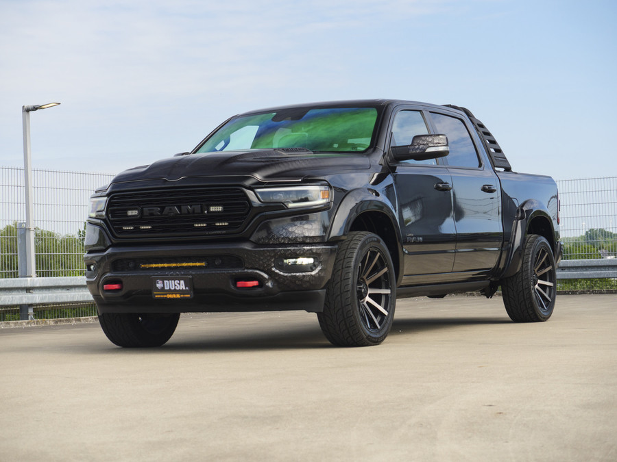 Dodge RAM 1500 Limited | 5.7 V8 | 4x4 Crew Cab | 5'7 |