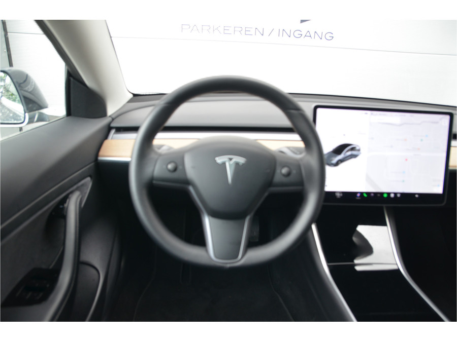 Tesla Model 3 Standard RWD Plus 60 kWh