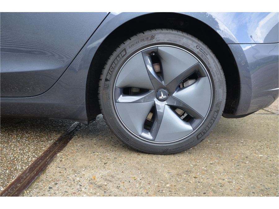Tesla Model 3 Standard RWD Plus 60 kWh