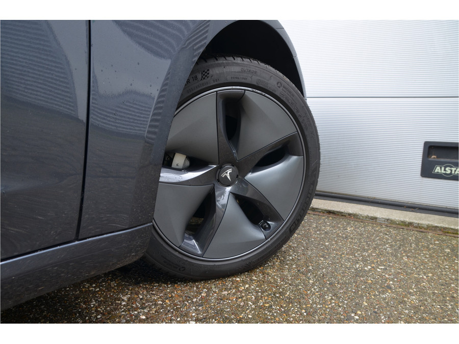 Tesla Model 3 Standard RWD Plus 60 kWh