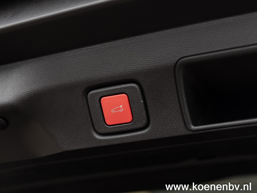Jeep Compass 1.2 E-Hybrid Autom. First Edition CONVENIENCE PACK / TWO TONE