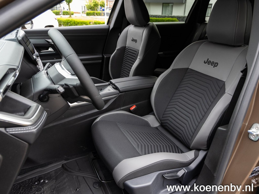 Jeep Compass 1.2 E-Hybrid Autom. First Edition CONVENIENCE PACK / TWO TONE