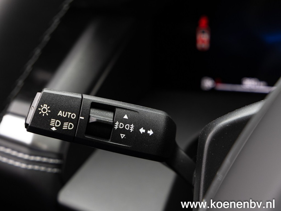 Jeep Compass 1.2 E-Hybrid Autom. First Edition CONVENIENCE PACK / TWO TONE