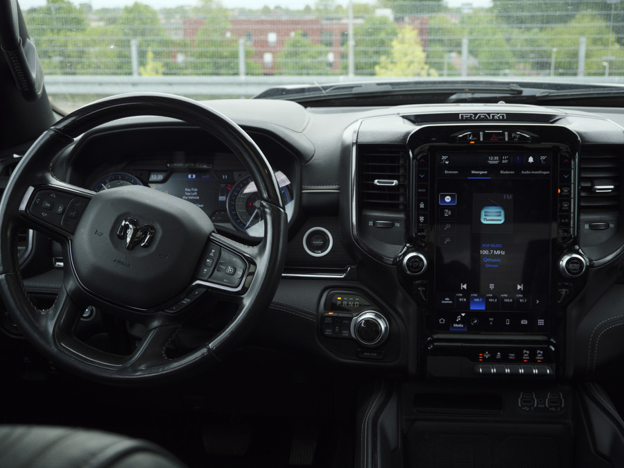 Dodge RAM 1500 5.7 V8 4x4 Crew Cab Limited
