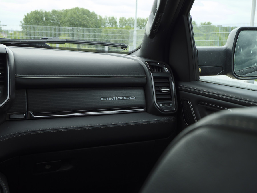 Dodge RAM 1500 5.7 V8 4x4 Crew Cab Limited