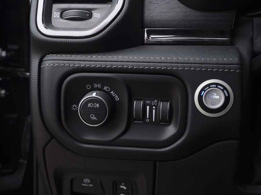 Dodge RAM 1500 5.7 V8 4x4 Crew Cab Limited