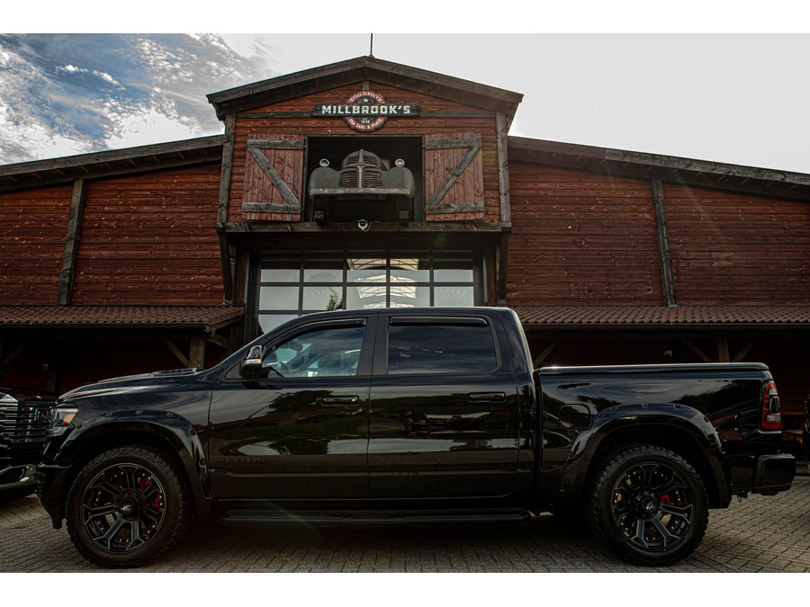 Dodge RAM 1500 5.7 V8 4x4 Crew Cab Laramie