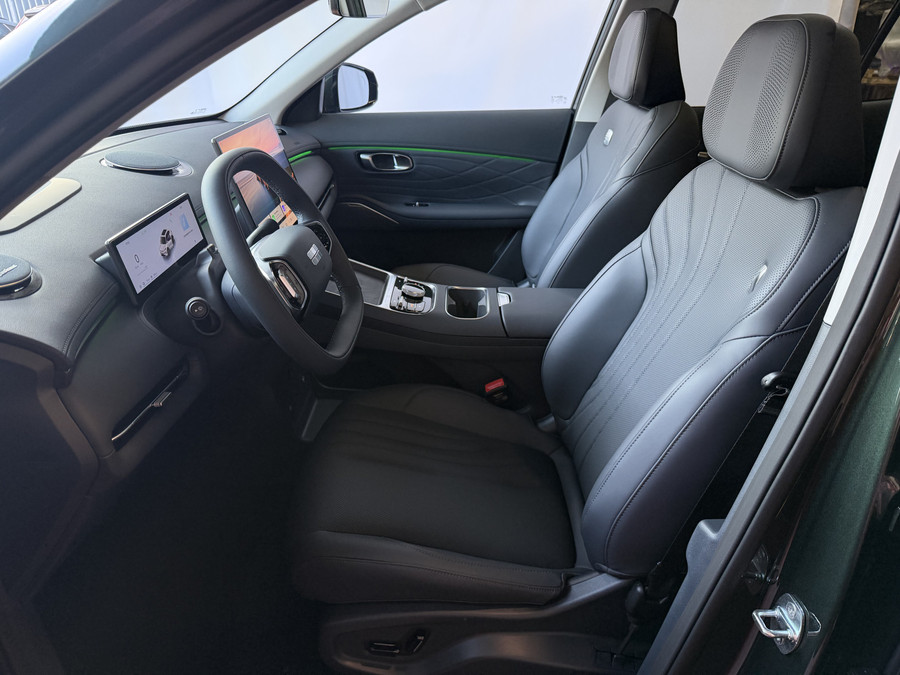 Geely Starray EM-i MAX+ PHEV LONG RANGE NIEUWE AUTO | 29,8 kWh ACCU | 136 KM WLTP | PANORAMADAK | STOELVERWARMING/KOELI