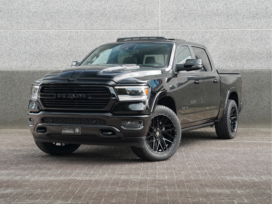Dodge RAM 1500 5.7L V8 Laramie Night 4x4 CrewCab
