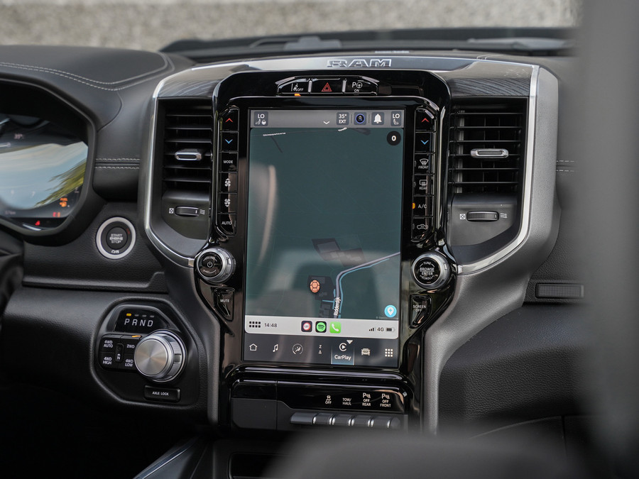 Dodge RAM 1500 5.7L V8 Laramie Night 4x4 CrewCab