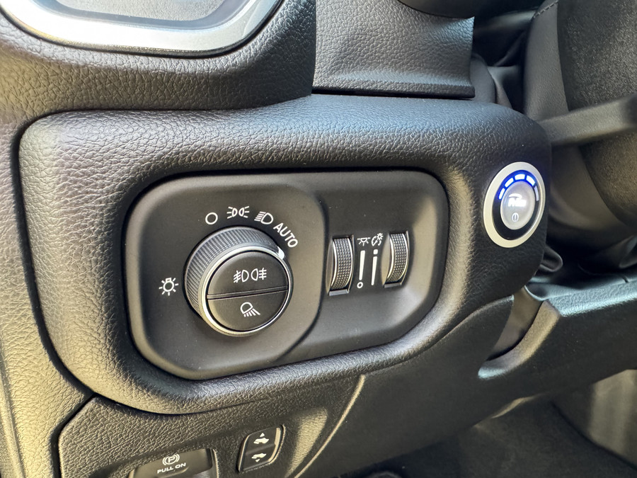 Dodge Ram 1500 Laramie Sport