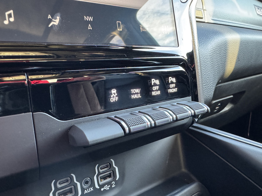 Dodge Ram 1500 Laramie Sport