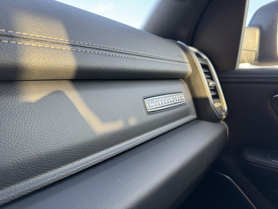 Dodge Ram 1500 Laramie Sport