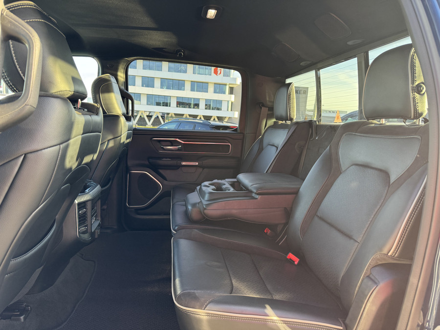 Dodge Ram 1500 Laramie Sport