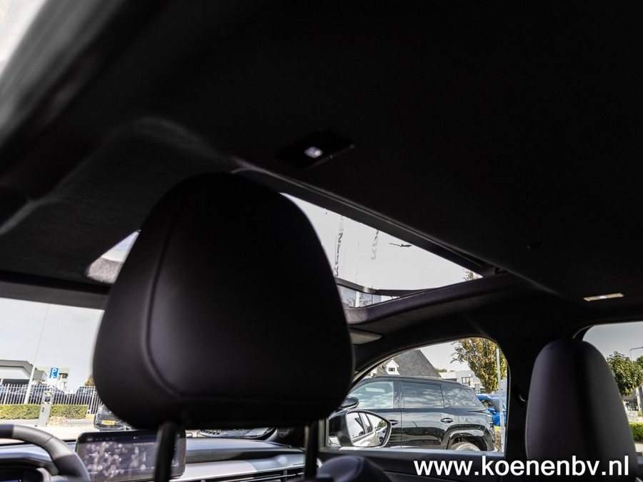 Jeep Avenger 1.2 e-Hybrid Black Edition PANO / TREKHAAK / JBL Sound