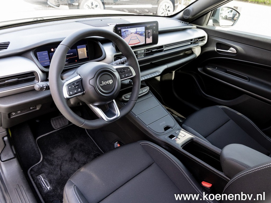 Jeep Avenger 1.2 e-Hybrid Black Edition PANO / TREKHAAK / JBL Sound