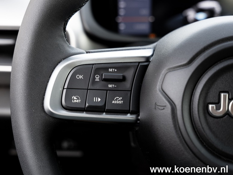 Jeep Avenger 1.2 e-Hybrid Black Edition PANO / TREKHAAK / JBL Sound