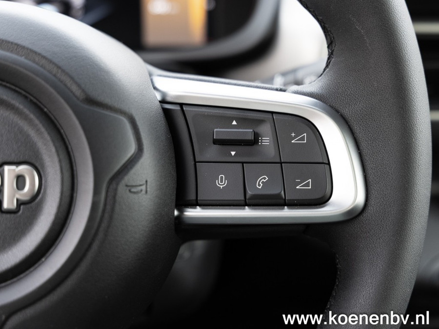 Jeep Avenger 1.2 e-Hybrid Black Edition PANO / TREKHAAK / JBL Sound