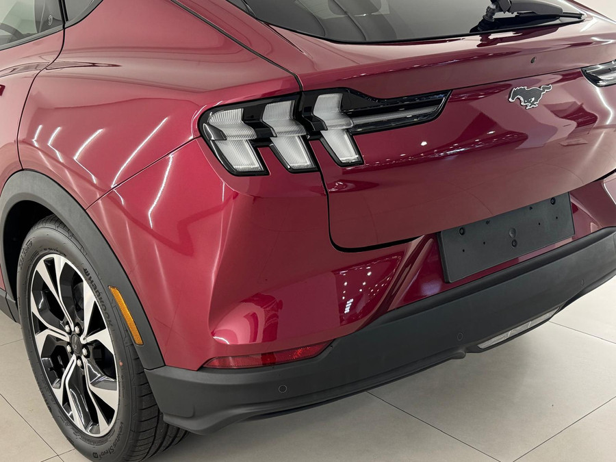Ford Mustang Mach-E Tech Package RWD 73 kWh 19inch