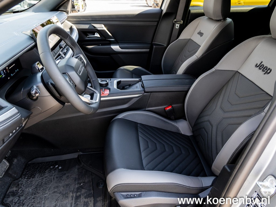 Jeep Compass 1.6 E-Hybrid Plug-In Hybrid First Edition PANO / FULL Options