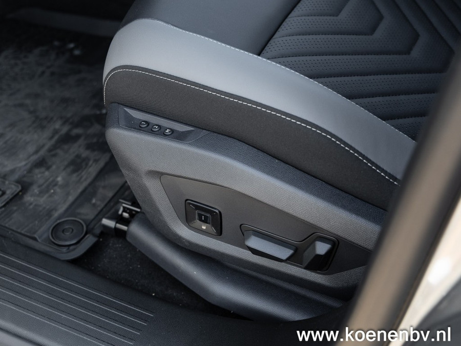 Jeep Compass 1.6 E-Hybrid Plug-In Hybrid First Edition PANO / FULL Options