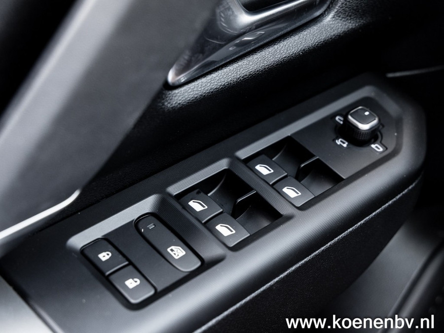 Jeep Compass 1.6 E-Hybrid Plug-In Hybrid First Edition PANO / FULL Options