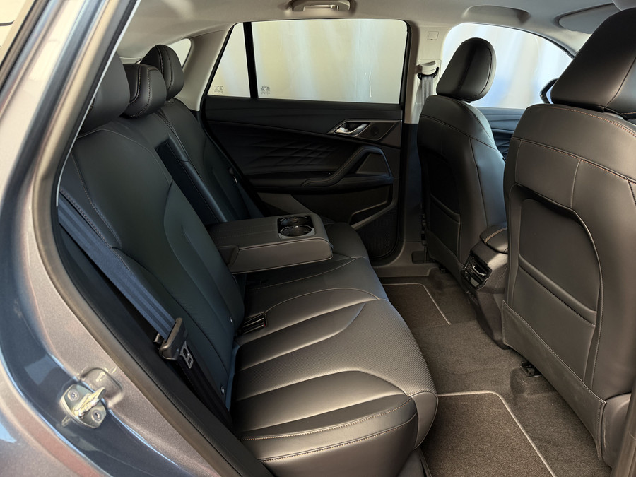 MG MG HS PHEV 1.5 TGDI LUXURY PHEV PLUG-IN HYBRIDE | LEER | 272PK NIEUWE AUTO | >1.000 KM TOTAAL BEREIK | 360° CAM