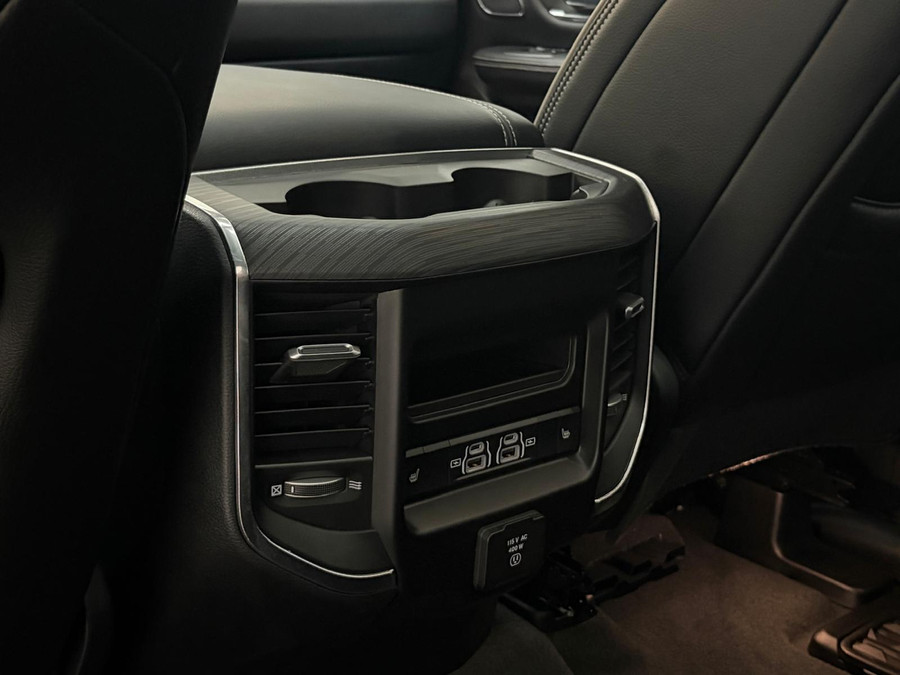 Ram 1500 5.7 V8 4x4 Laramie Night