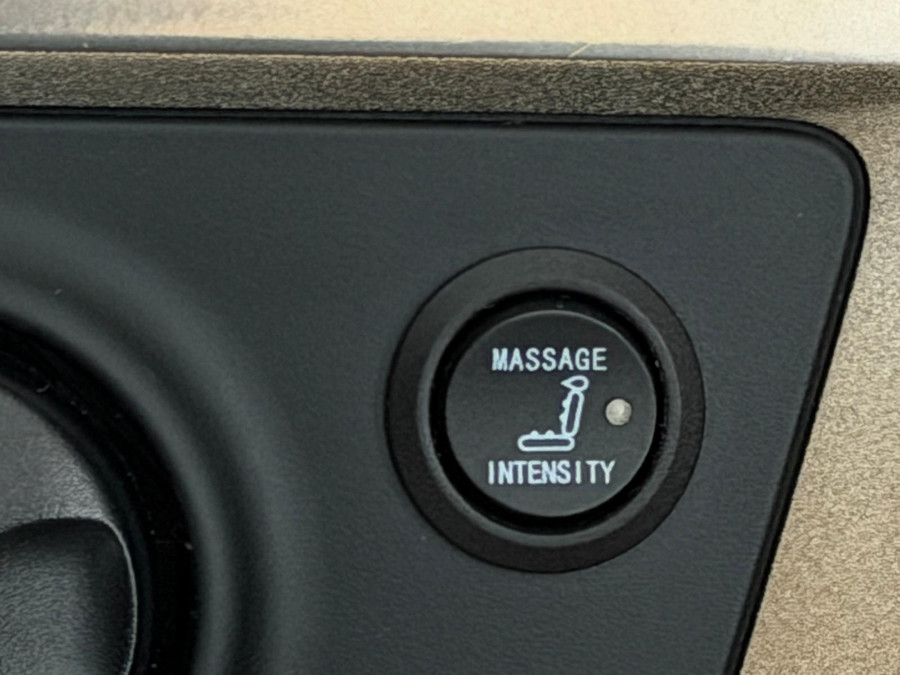 Dodge RAM 1500 5.7 V8 4x4 Limited Longhorn Massage