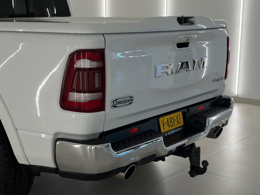 Dodge RAM 1500 5.7 V8 4x4 Limited Longhorn Massage