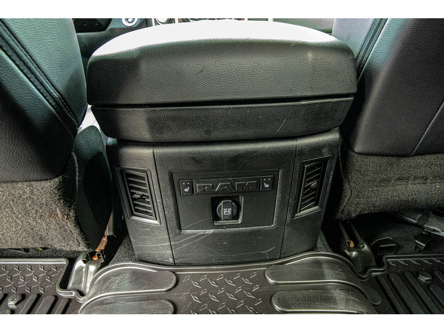 Dodge RAM 1500 classic 5.7 V8 Laramie zonder btw