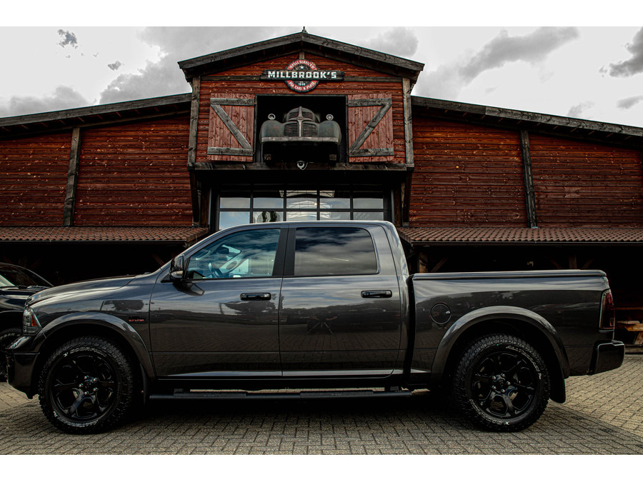 Dodge RAM 1500 classic 5.7 V8 Laramie zonder btw